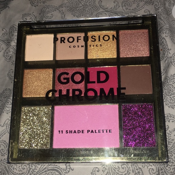 Makeup bundle - Picture 6 of 6